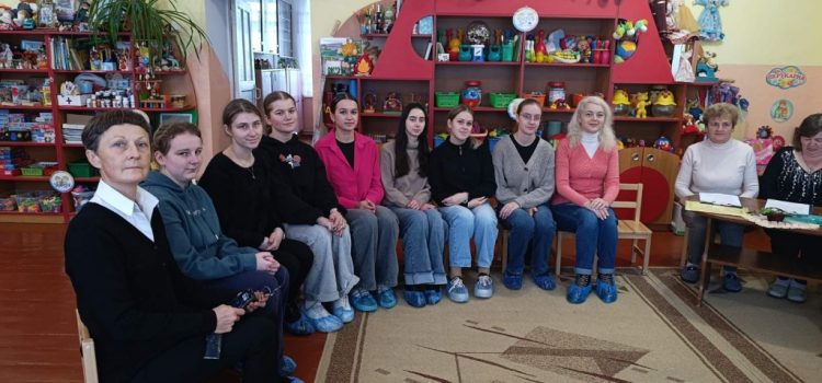 ПЕДАГОГІЧНА РАДА, ЩО НАДИХАЄ  (Навчально-патріотичний  візит до ЗДО «Веселка»)