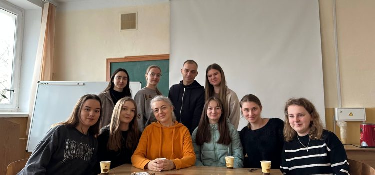 «Кураторська година» за чашечкою чаю «Кураторська година» за чашечкою чаю